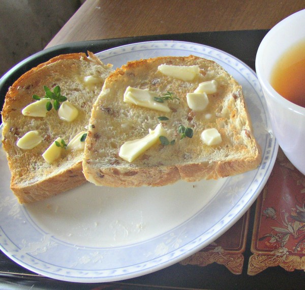 レモンタイム パンとバターに合う 生食okのレモン風味のタイム L O H A S Y 天然生活 天然素材に ハマってます