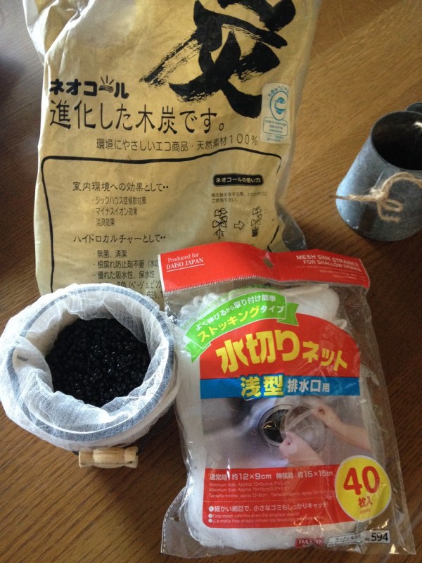 キッチンに飾るハーブは水耕に 刈り取ったミントを挿して置けば 根が出て そのまま水耕栽培になるんです 天然素材100 の ネオコール 100均水切りネットでの栽培がオススメ L O H A S Y 天然生活 天然素材に ハマってます