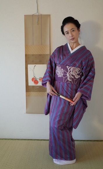 74 紫色に見える灰桃青の滝縞銘仙 : 気軽に楽しく美しく・銘仙の時代の女