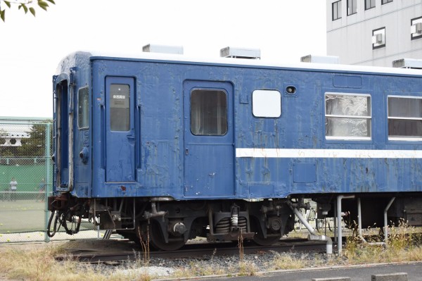 261[保存車]高松の港に眠る50系客車 : 東川崎車両区第一工場