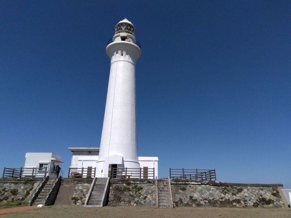 尻屋崎灯台から絶景を堪能 : 湯めぐり満喫旅