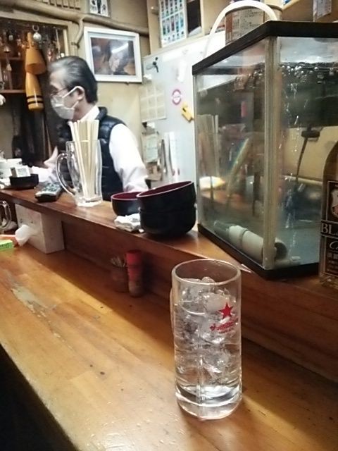 板橋区板橋区役所前 立ち飲みコーナー え お酒って朝から飲むものじゃないんですか