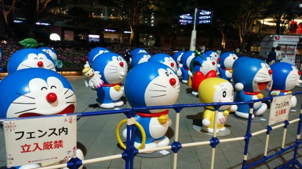 そしてドラえもんとジェラトーニ I Love 麻布十番