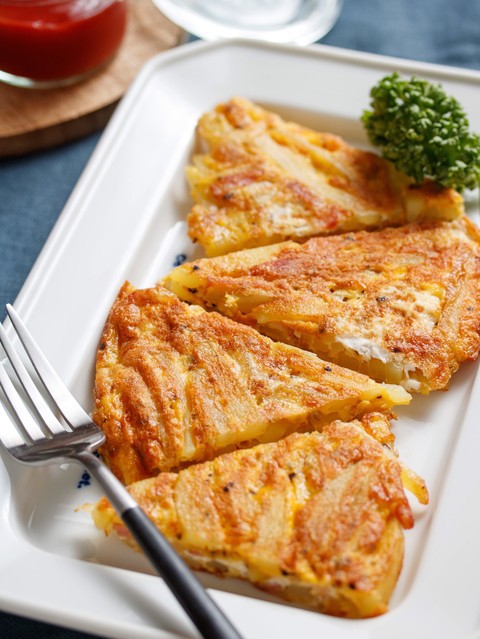 ベーコンポテトdeスペイン風オムレツ【#簡単 #節約 #時短 #まだ
