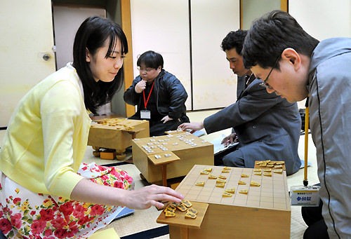 将棋界のアイドル 室谷由紀女流二段がついに結婚 気になる将棋の世界