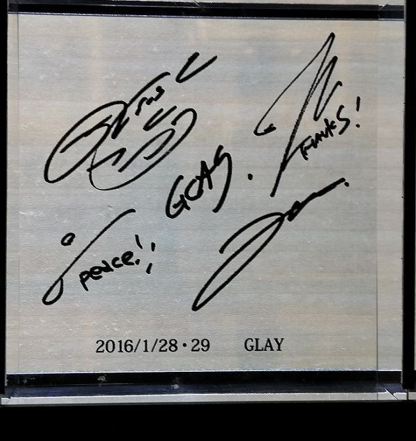 買換応援 GLAYサイン入りポラロイド HISASHI 直筆 www.esn-spain.org