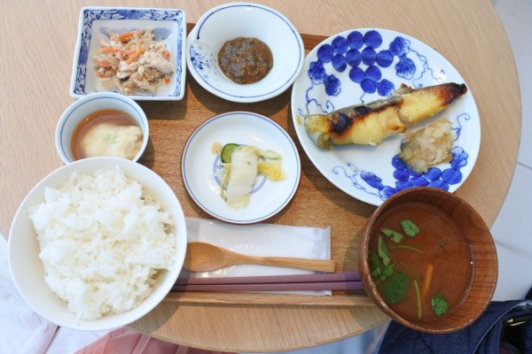 小割烹おはし あきはばらりびんぐ 秋葉原 子連れランチ むすめと私の食べ歩きぶろぐ