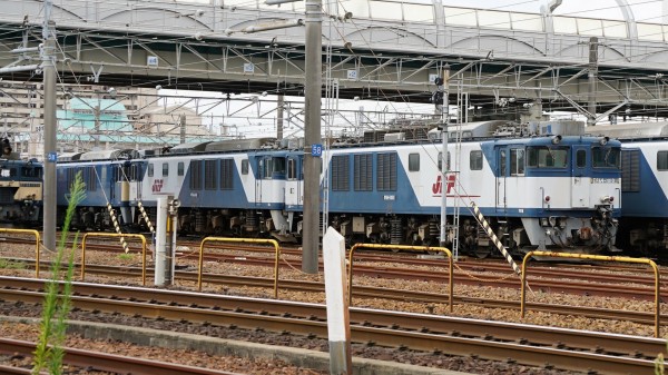 運用を終えたEF64大宮更新色を観察する : Rail Scope