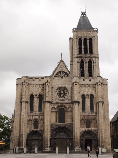 旅するフランス ５日目 パリ教会巡り １ サン ドニ バジリカ聖堂 Basilique De Saint Denis 雑記帳
