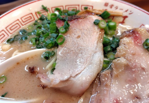 豚骨ラーメン 開王@八王子市【2026新店】<豚骨ラーメン＋皿豚骨
