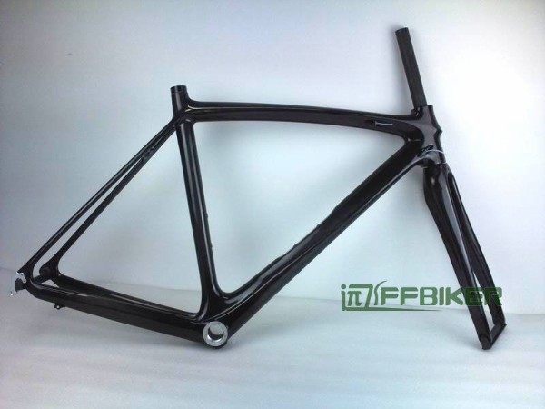 ワイヤー内臓ダウンチューブの中華カーボンフレーム : iwanの自転車日記