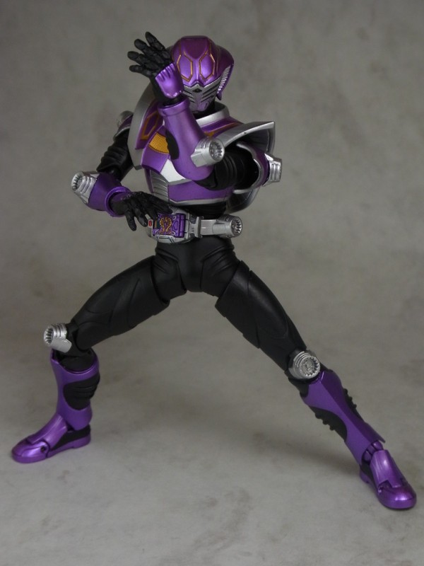 バンダイ S.H.フィギュアーツ 仮面ライダー王蛇 レビュー : きん バンダイ S.H.フィギュアーツ 仮面ライダー王蛇 レビュー : きん