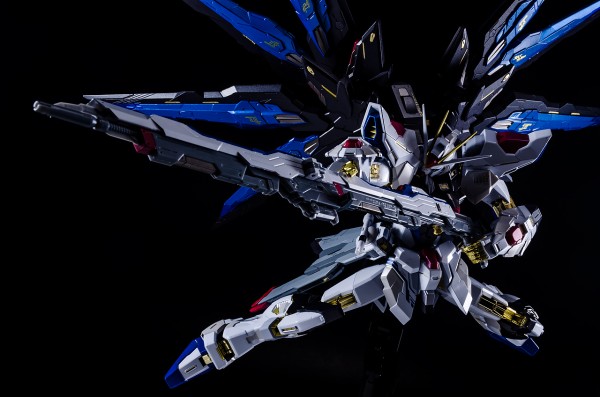 セール大得価】 BANDAI - METAL BUILD ストライクフリーダムガンダム