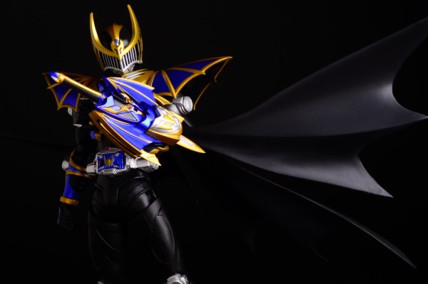 バンダイ S.H.フィギュアーツ 仮面ライダーナイトサバイブ レビュー : きんけつほびーらいふ。