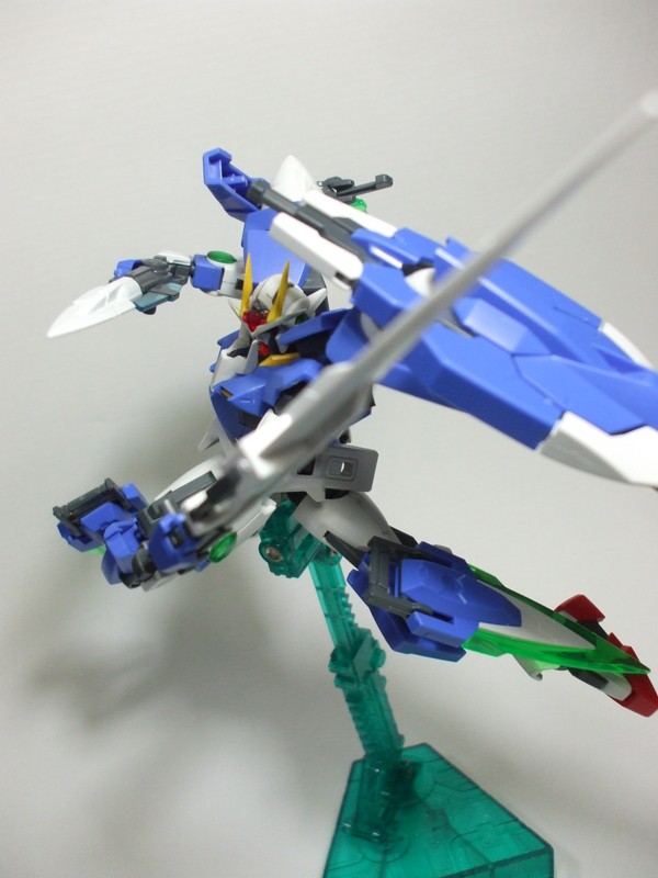 バンダイ HG 機動戦士ガンダム00V 1/144 ダブルオーガンダムセブンソ… HG 1/144 ダブルオーガンダム セブンソード/G｜バンダイ ホビー