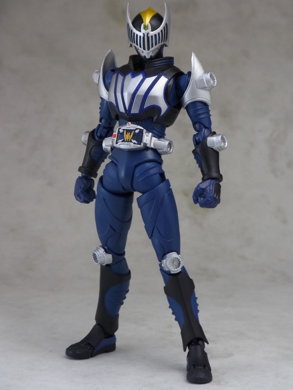 S.Hフィギュアーツ 仮面ライダーナイト＆ダークウイング バンダイ S.H.フィギュアーツ 仮面ライダーナイト＆ダークウイング