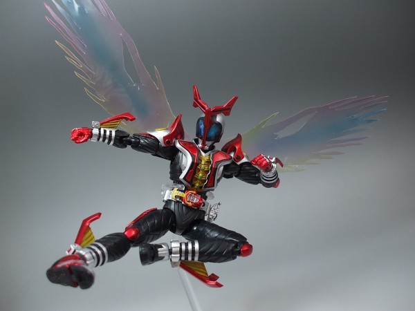 バンダイ S H F 仮面ライダーカブト ハイパーフォーム レビュー きんけつほびーらいふ