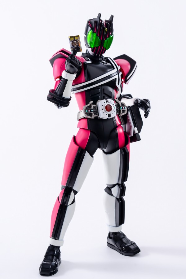バンダイ S.H.フィギュアーツ (真骨彫製法) 仮面ライダーディケイド
