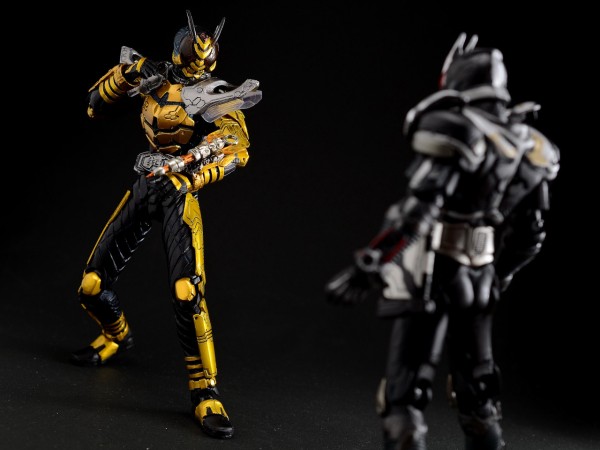 魂ウェブ商店限定 S.I.C. 仮面ライダーザビー レビュー : きん