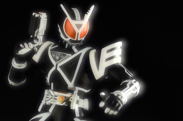 S．H．フィギュアーツ 仮面ライダーデルタ Amazon.co.jp: TAMASHII NATIONS S.H.フィギュアーツ 仮面