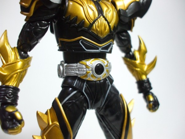 仮面ライダークウガライジングアルティメット ダークアイズver. S.H.フィギュアーツ 仮面ライダークウガ ライジング