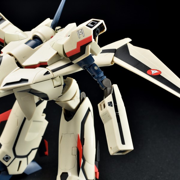 アルカディア　yf-19 Amazon.co.jp: アルカディア マクロスプラス 完全変形 1/60 YF