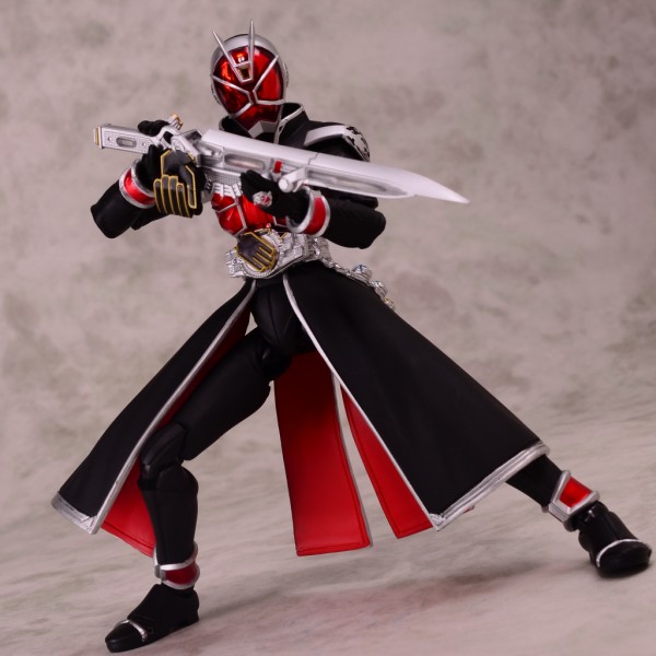 s.hフィギュアーツ 仮面ライダーウィザード フレイムスタイル Amazon | TAMASHII NATIONS S.H.フィギュアーツ(真骨彫製法
