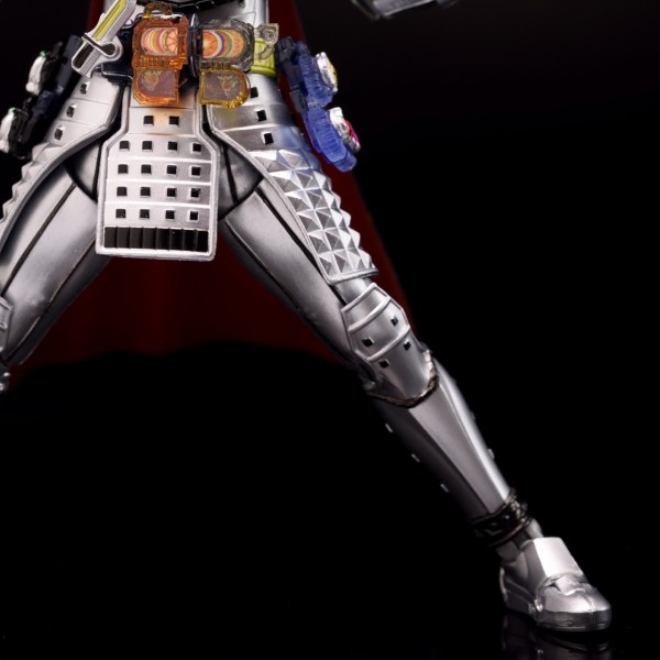 バンダイ S.H.フィギュアーツ 仮面ライダー鎧武 極アームズ