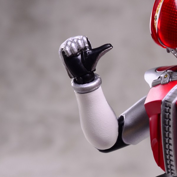 バンダイ S.H.フィギュアーツ 仮面ライダー電王 ソードフォーム バンダイ S.H.フィギュアーツ 仮面ライダー電王 ソードフォーム
