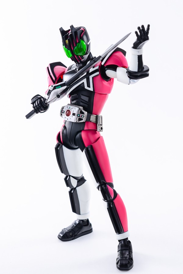 S.H.フィギュアーツ 真骨彫製法 仮面ライダーディケイド Amazon.co.jp: S.H.フィギュアーツ(真骨彫製法) 仮面ライダー