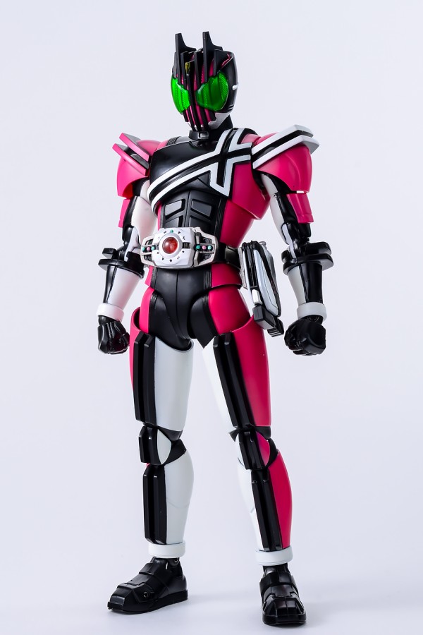 仮面ライダーディケイド　真骨彫