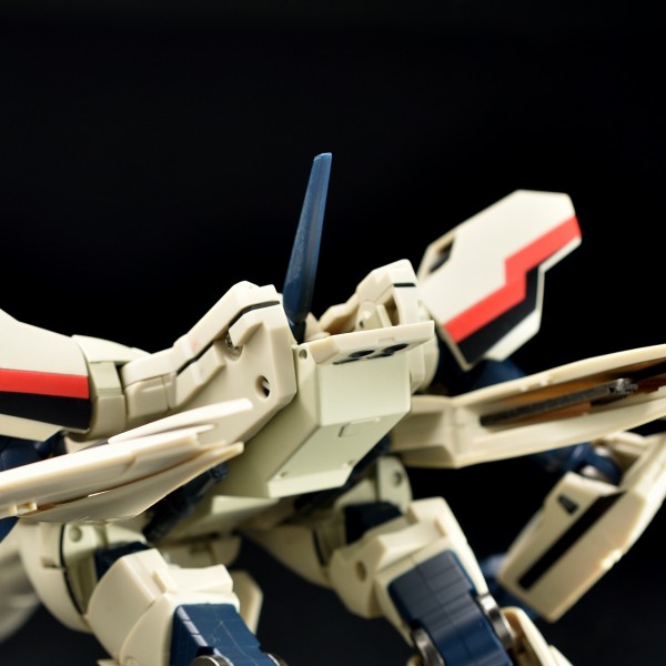 アルカディア YF-19 with ファストパックPremium Finish 株式会社アルカディア / 1/60 完全変形 YF-19 with ファスト