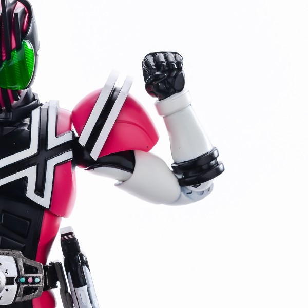 バンダイ S H フィギュアーツ 真骨彫製法 仮面ライダーディケイド レビュー きんけつほびーらいふ