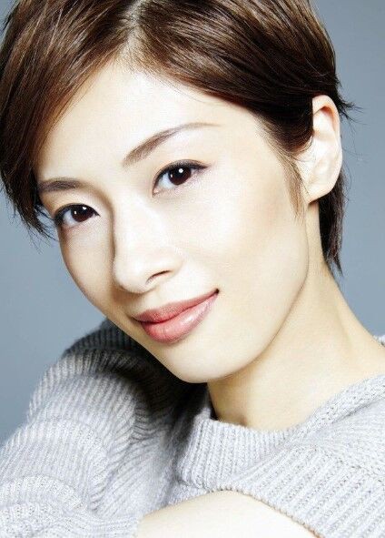 宝塚 元花組トップスター明日海りお Nhk朝ドラでドラマ初出演 花の道でホットにまったりと