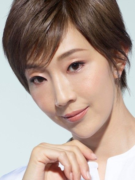 宝塚 元星組トップスター紅ゆずる 退団後初コンサートに紅５メンバーも出演 花の道でホットにまったりと