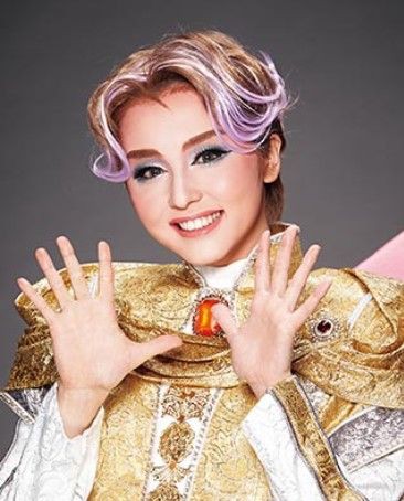 宝塚 月組暁千星勝ち組まっしぐら 花の道でホットにまったりと