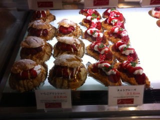 シュー ド カフェchoux De Cafe 福岡県北九州市八幡西区浅川 柴犬と1400gtr