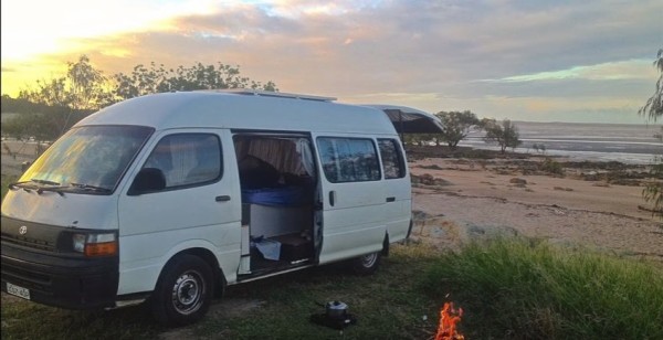 外国人 ハイエースをキャンピングカー仕様にdiyしてみたよ 海外反応 I Love Japan