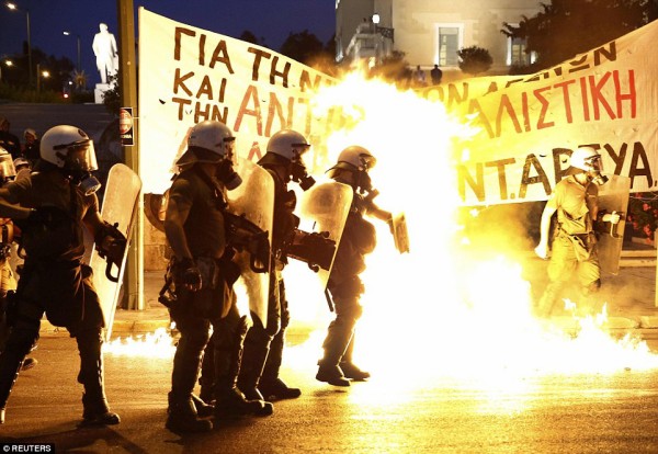 ギリシャで大暴動発生 大変なことに 海外の反応 海外反応 I Love Japan