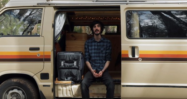 トヨタのハイエースで車上生活をする外国人が話題に 海外の反応 海外反応 I Love Japan